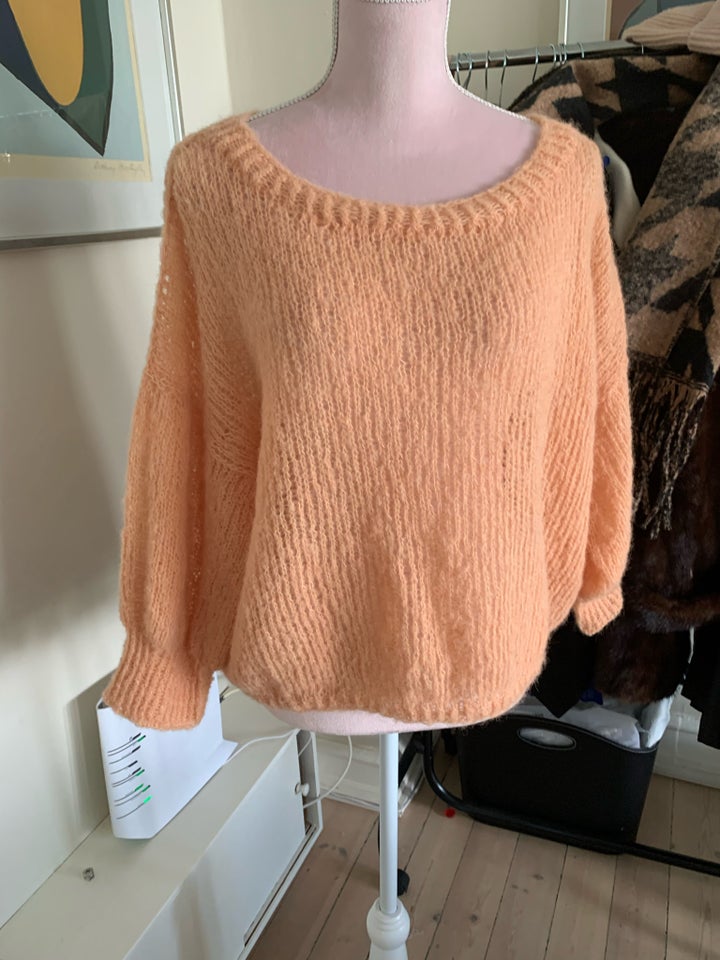 Sweater, hertzdesign, str. 40