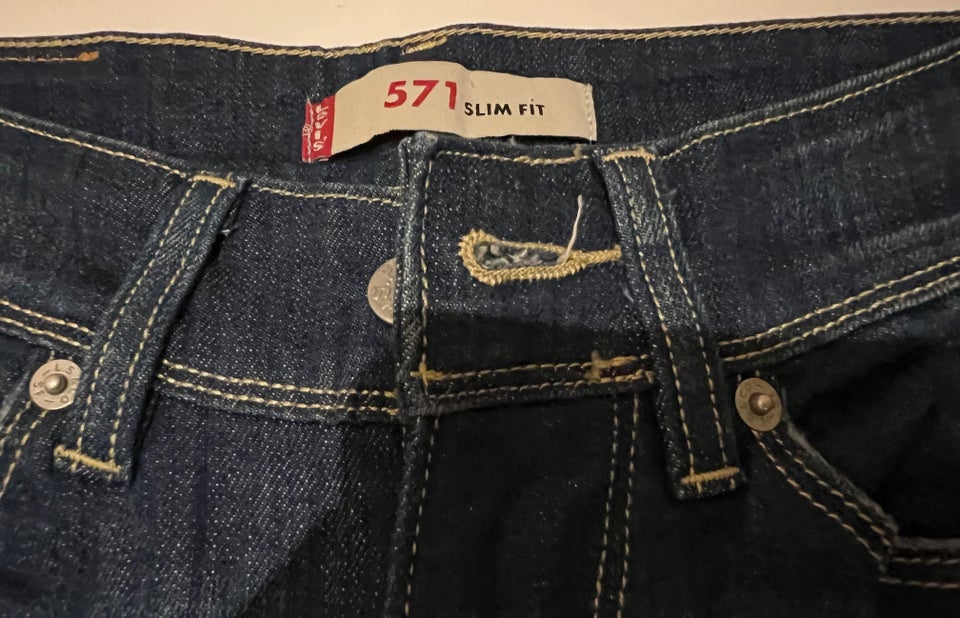 Jeans Levis 571 slim fit str 25