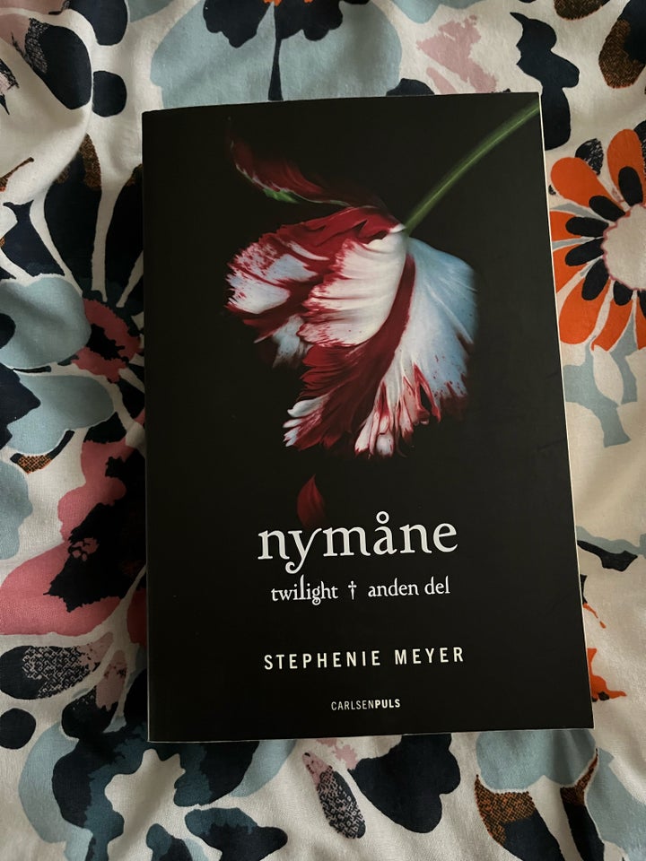 Twilgiht - nymåne , Stephenie