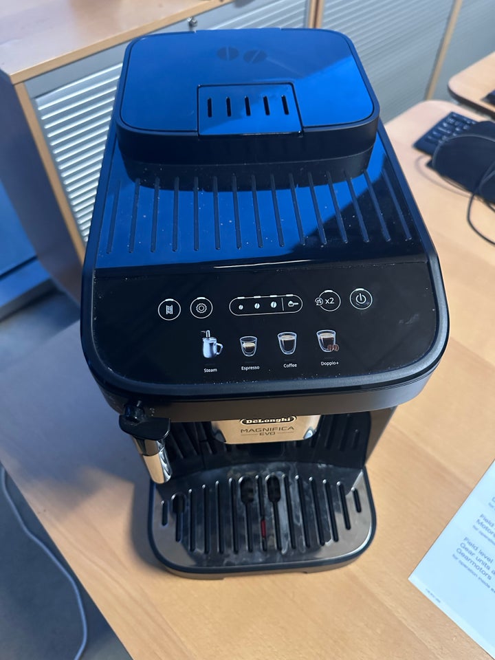 Kaffemaskine DeLonghi Magnifica