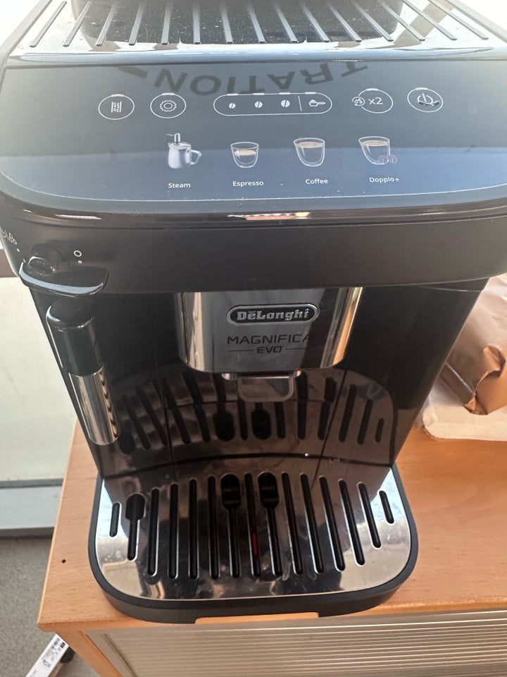 Kaffemaskine DeLonghi Magnifica