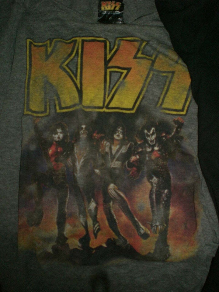 T-shirt kiss str findes i flere