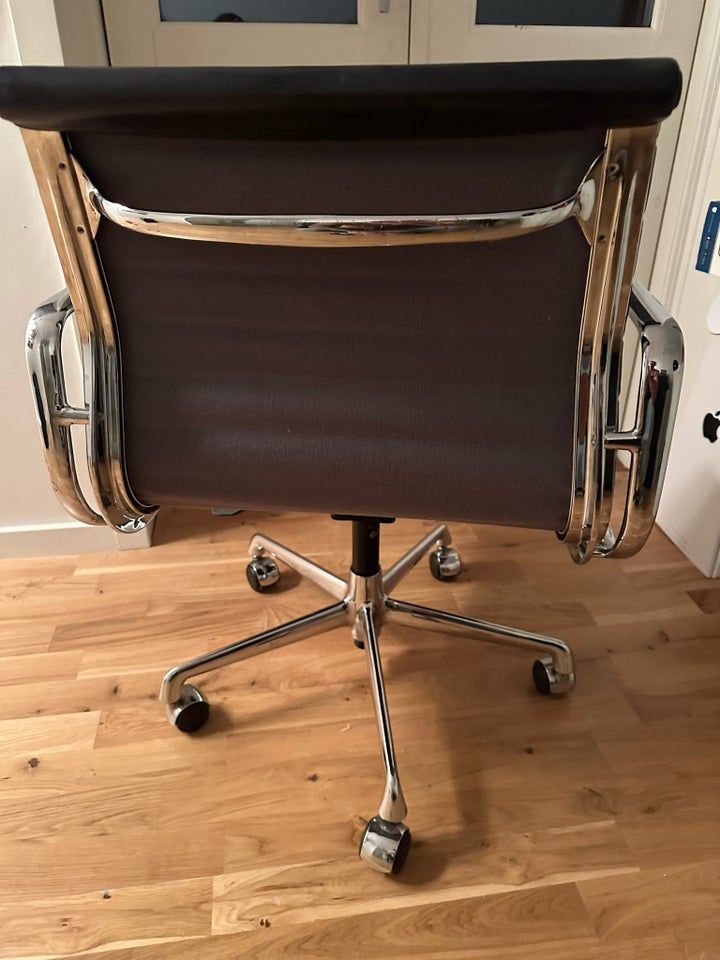 Eames, EA 117, Kontorstol