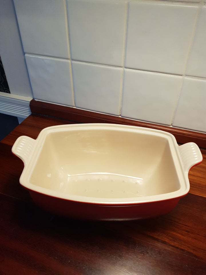 Stegeso, Le Creuset