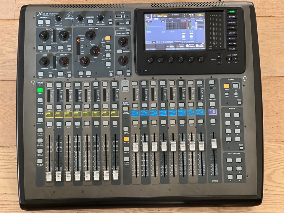 Digital mixer, Behringer X32