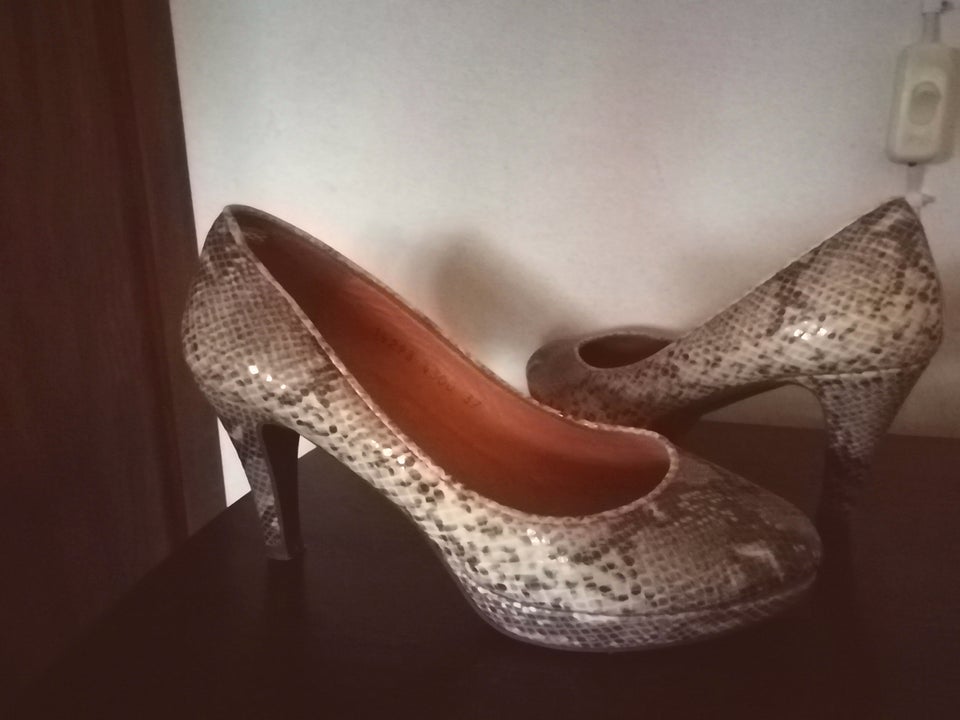 Pumps, str. 37, Billi Bi