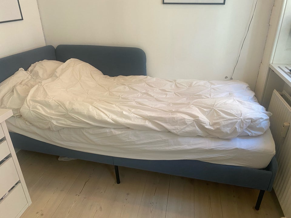 Enkeltseng, Ikea, b: 95 l: 206 h: 85