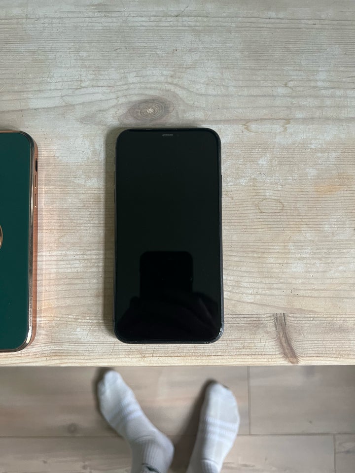 iPhone 11, 64 GB, sort