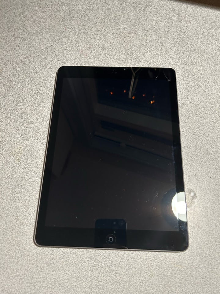 iPad 6, 128 GB, sort