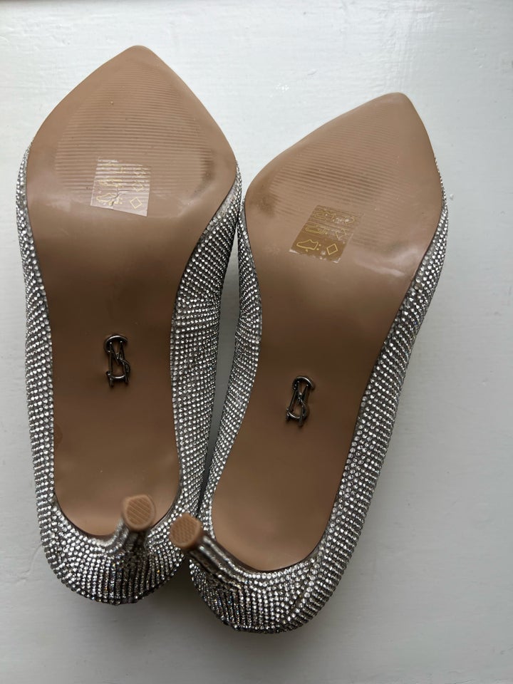 Stiletter, str. 38, Steve madden