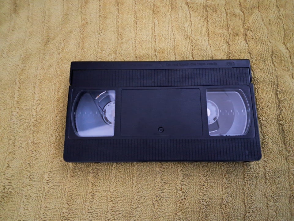 Eventyr, Hundevalpen Silver VHS –