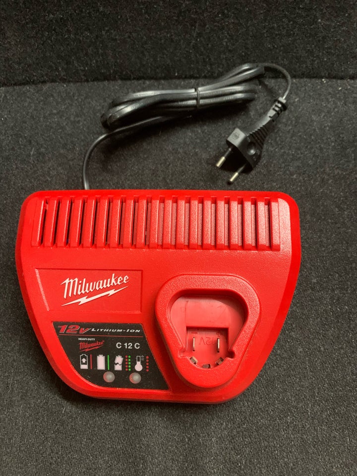 Lader, Milwaukee 12 V