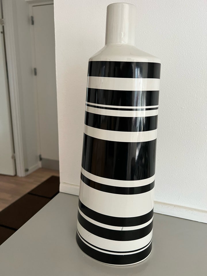 Vase, Vase, Bahne