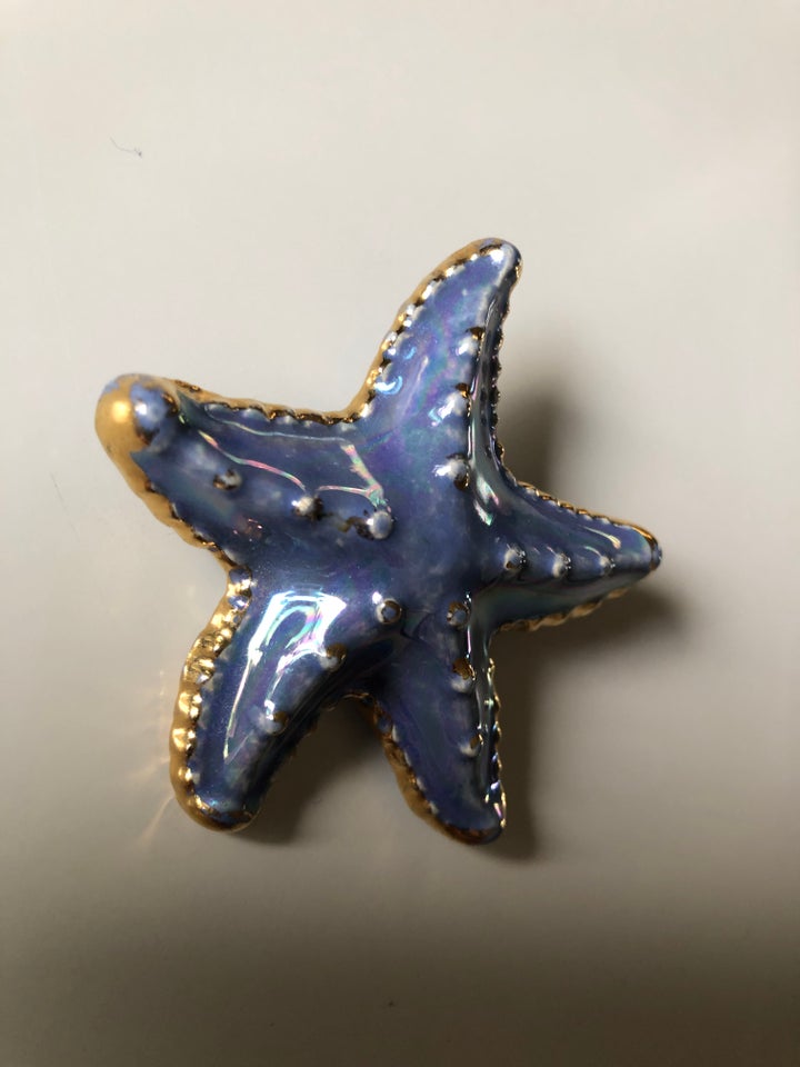 Broche, andet materiale, Porcelæn