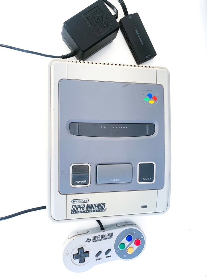 Nintendo SNES, Super Nintendo Med 1