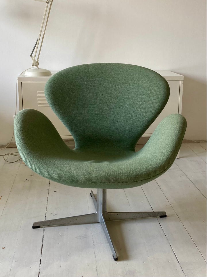 Arne Jacobsen, Svanen, Stol