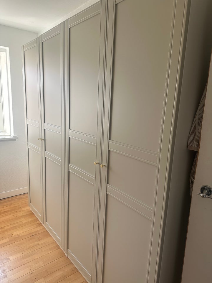 Andet skab IKEA b: 200 d: 35 h: 201