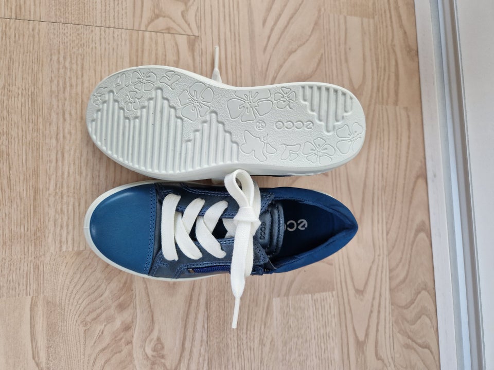 Sneakers, str. 32, Ecco