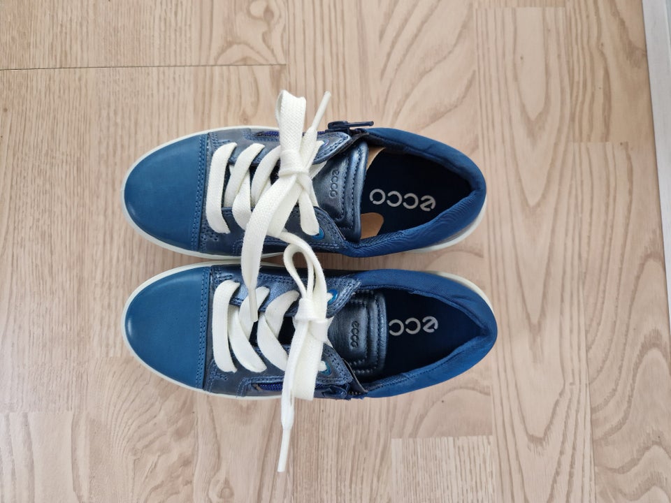 Sneakers, str. 32, Ecco