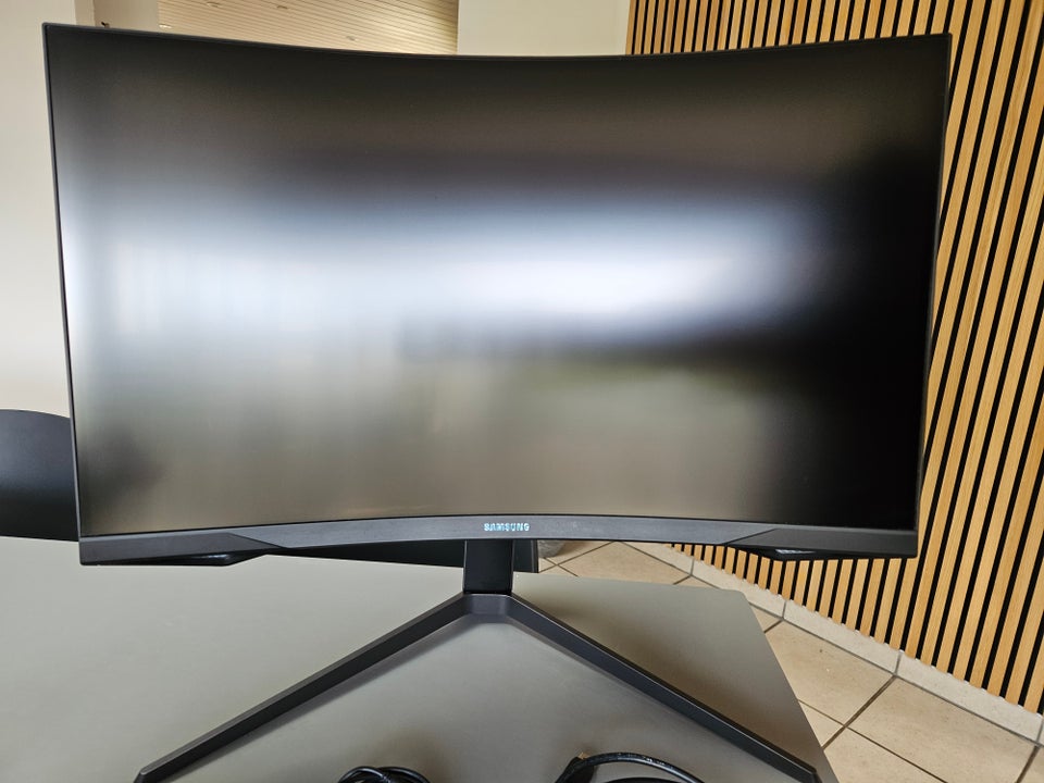 Samsung, 27" Curved Gaming Monitor