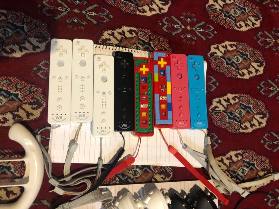 Nintendo Wii Wii Controllers +