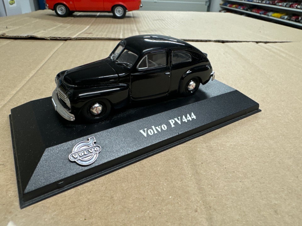 Modelbil, Volvo PV444 1/43, skala