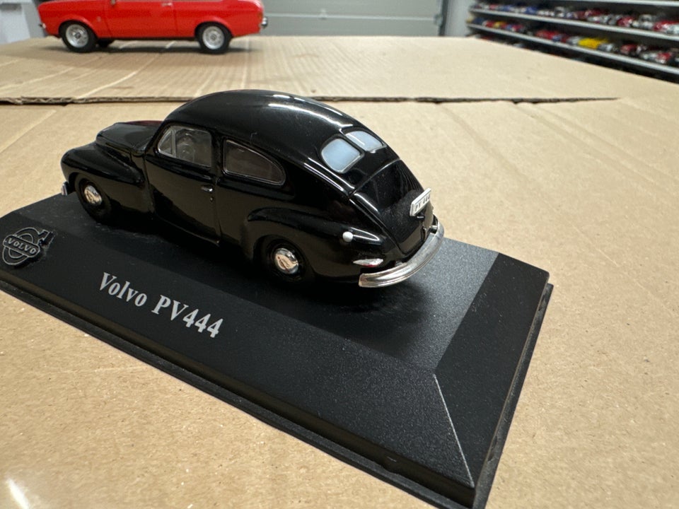 Modelbil, Volvo PV444 1/43, skala