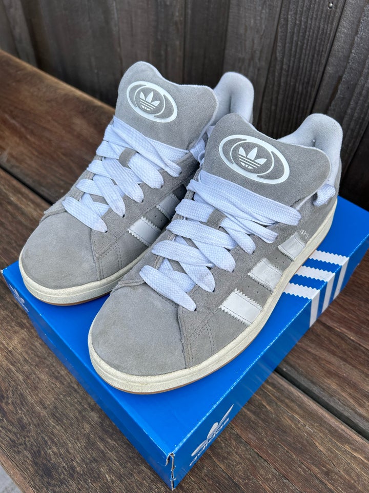 Sneakers Adidas  str 44