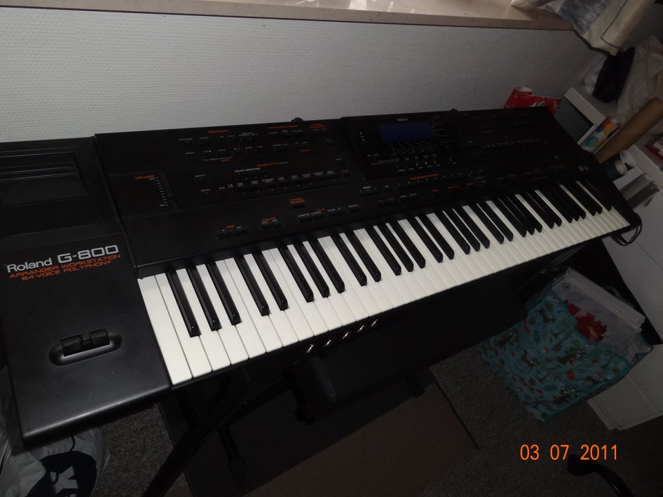 Keyboard, Roland G-800