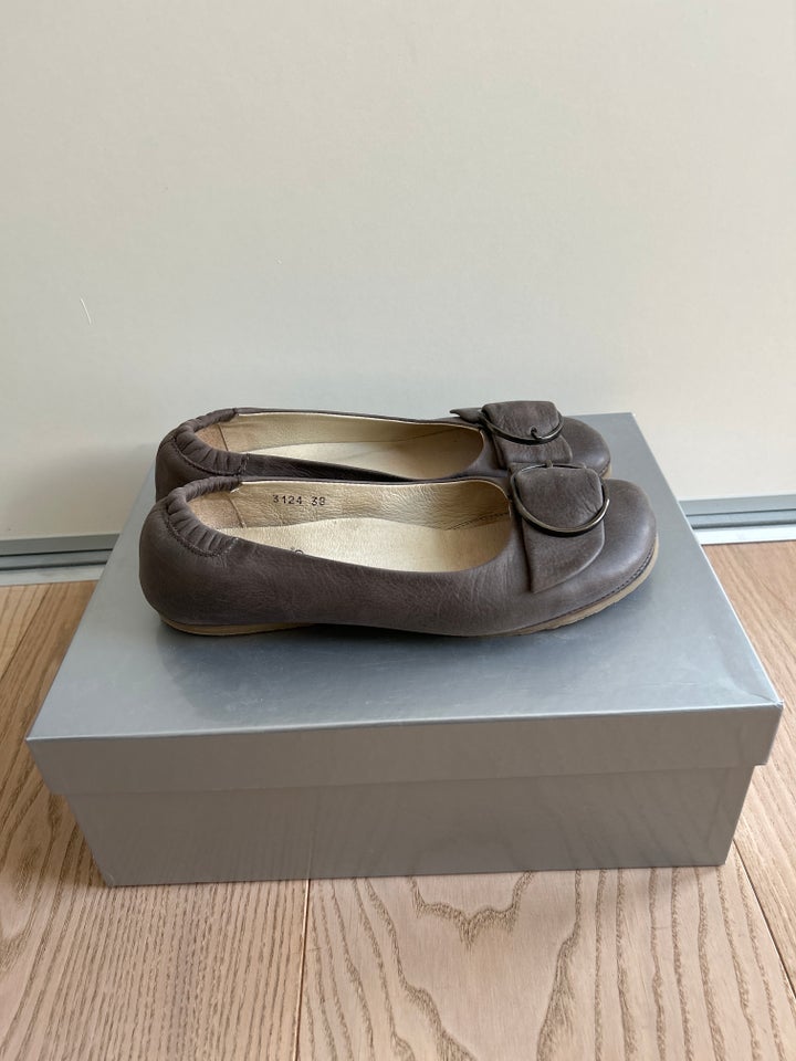 Loafers, str. 38, Lofina