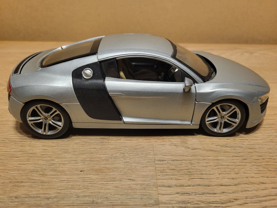 Modelbil, Audi R8 Scale, skala 1/18