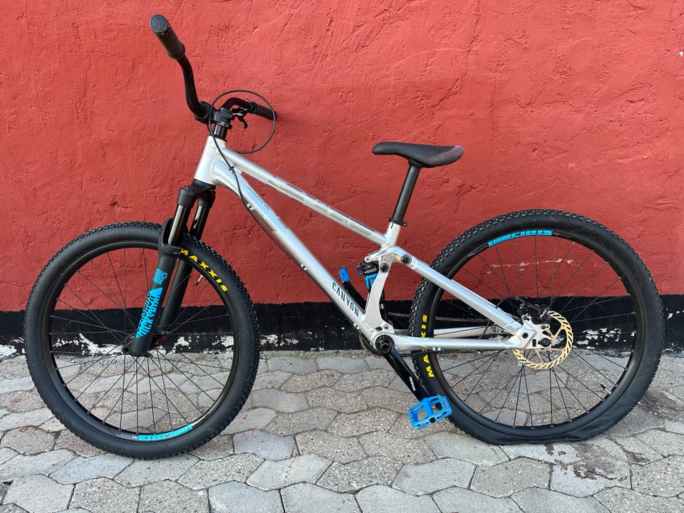 Canyon Stitched fs dirt Jumper 1