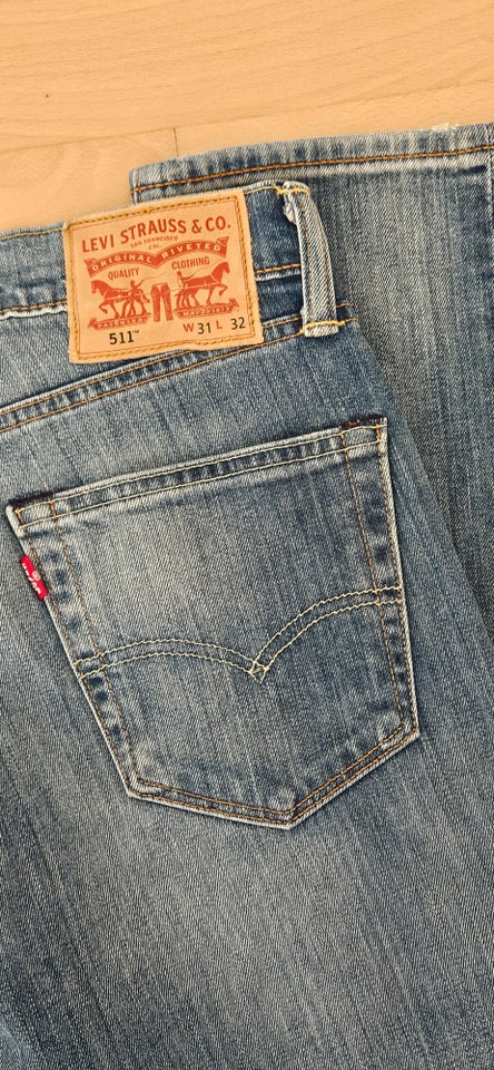 Jeans, Levis, str. 31