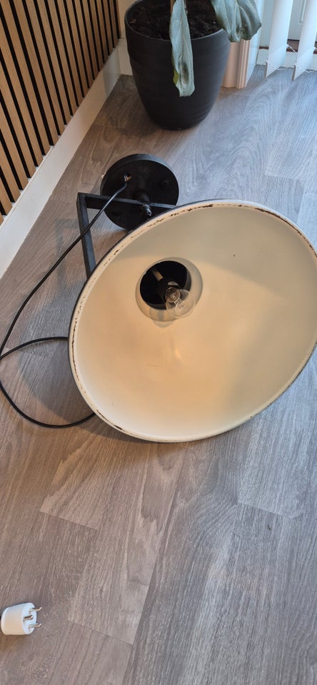 Anden loftslampe, Industrilampe