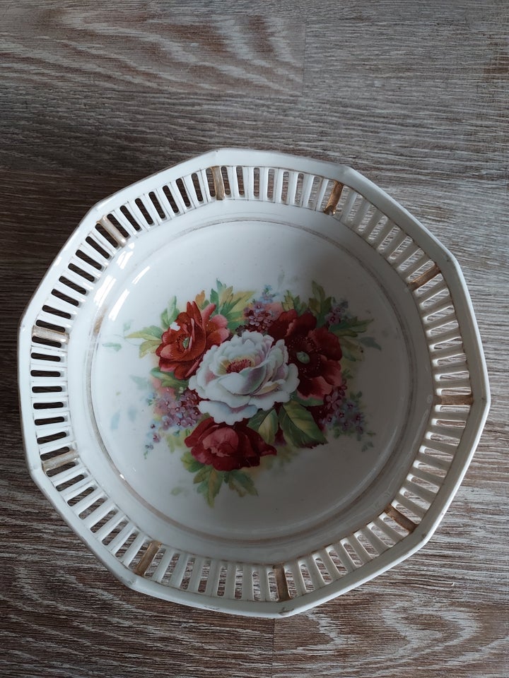 Porcelæn Skål m blomst og hulkant