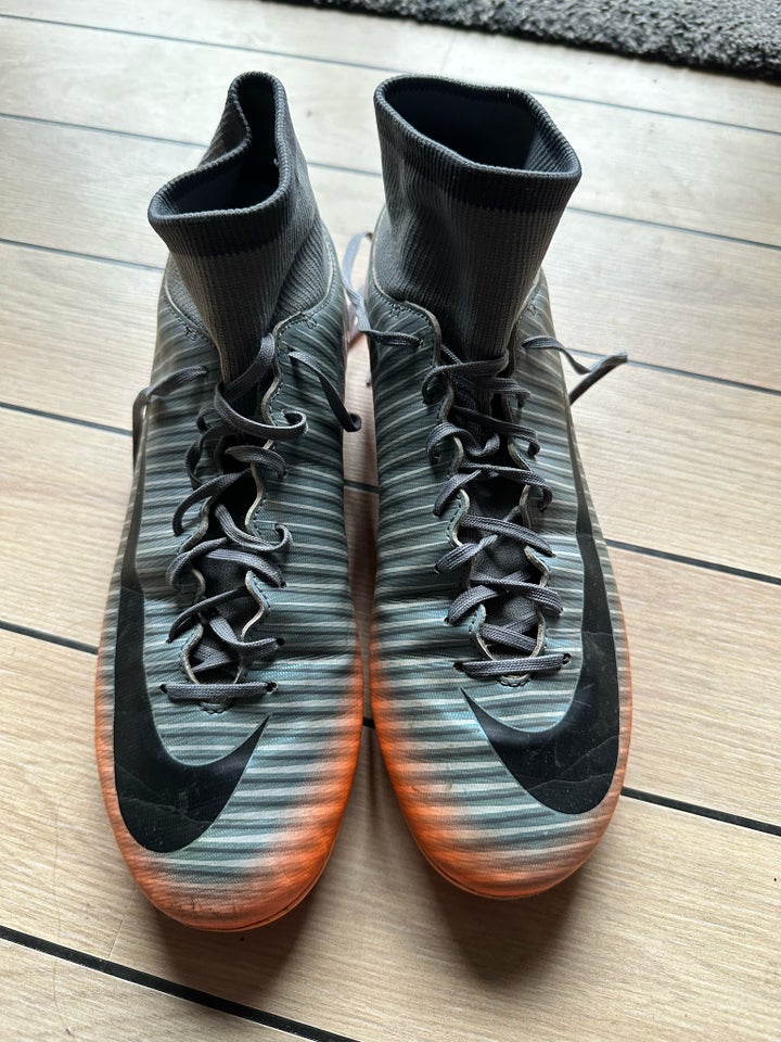 Fodboldstøvler, Nike Mercurial