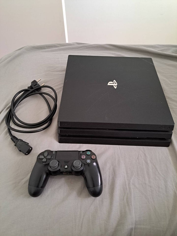 Playstation 4 Pro, 1TB, God