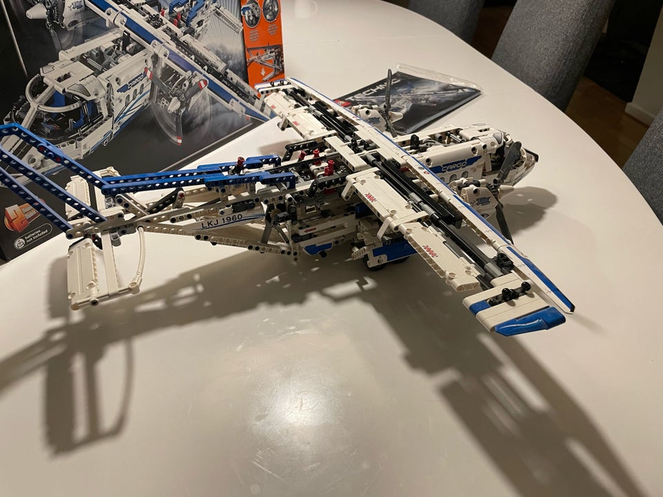 Lego Technic 42025