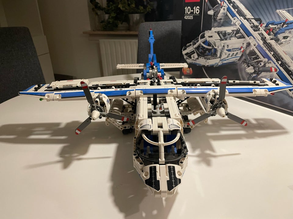 Lego Technic 42025