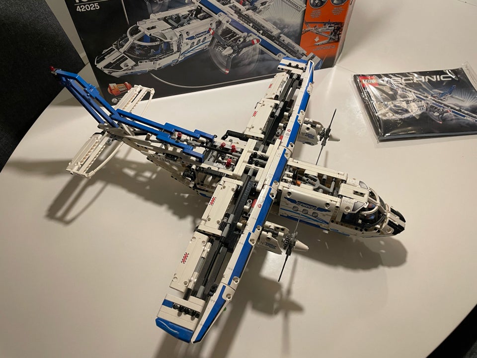 Lego Technic 42025