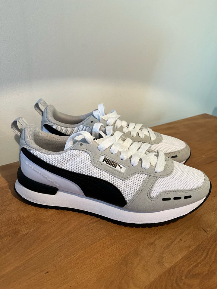 Sneakers, str. 39, Puma