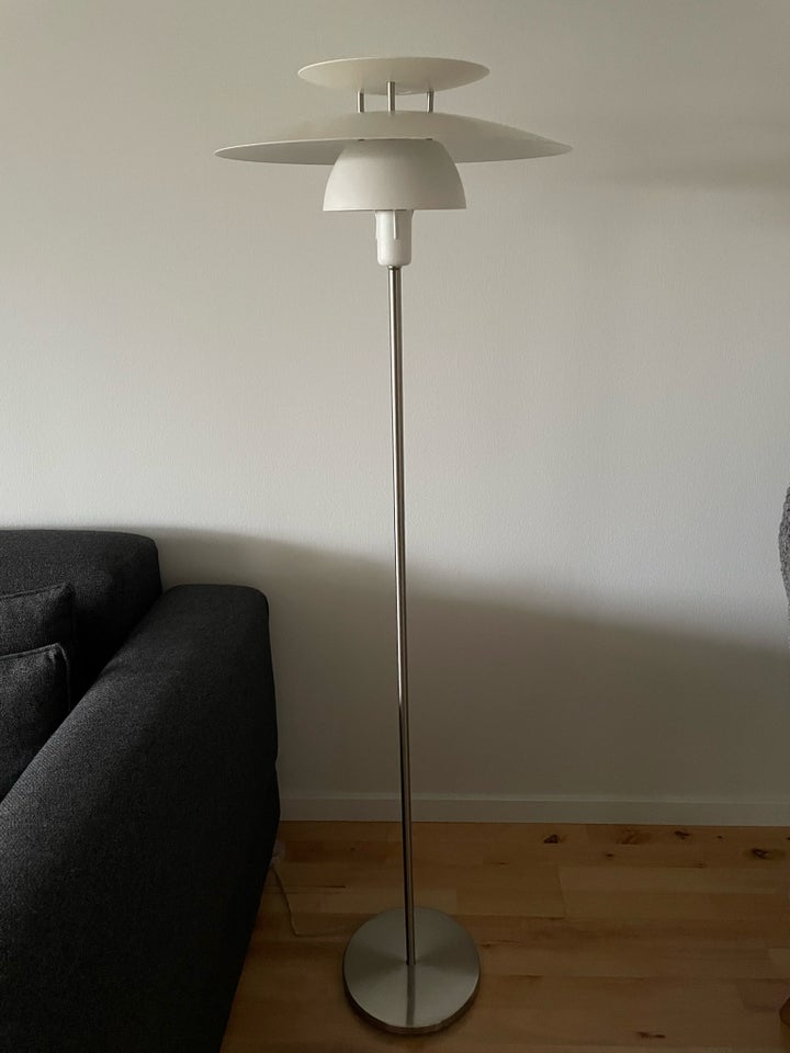 Standerlampe, Se billedet