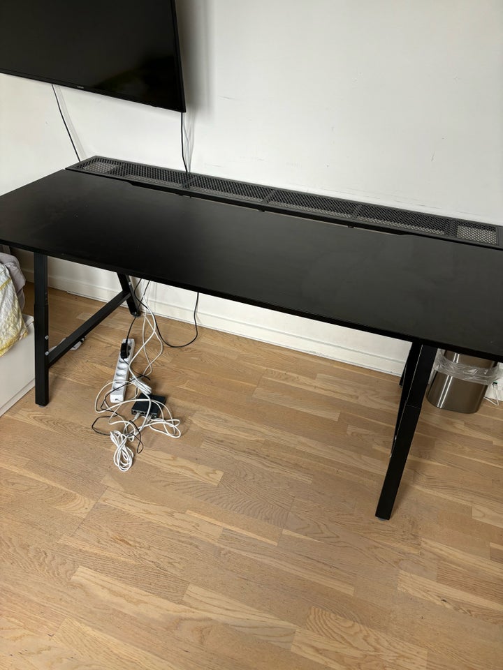 Utespilare skrivebord gamerbord ,