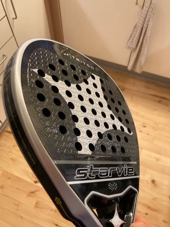 Padel bat, Starvie