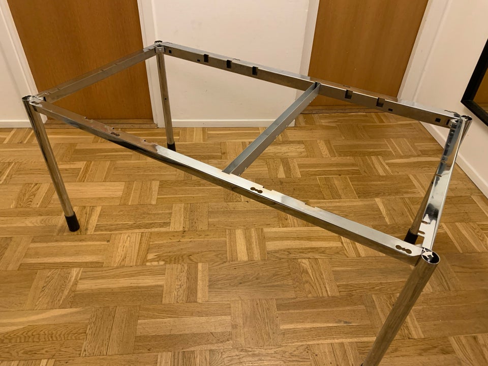 Skrivebord, IKEA , b: 144 d: 77 h: 71