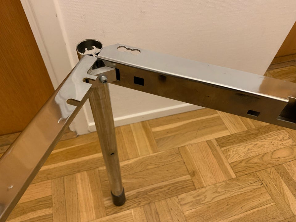 Skrivebord, IKEA , b: 144 d: 77 h: 71