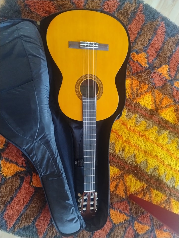 Klassisk, Yamaha Akustisk guitar