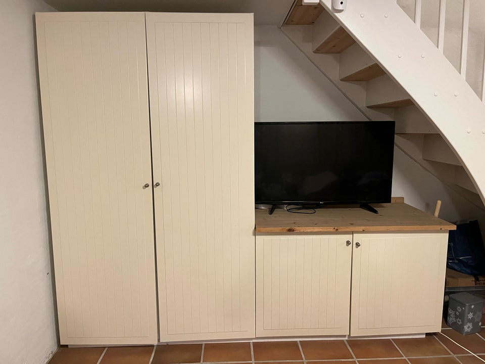 Garderobeskab, Ikea, b: 60 d: 58