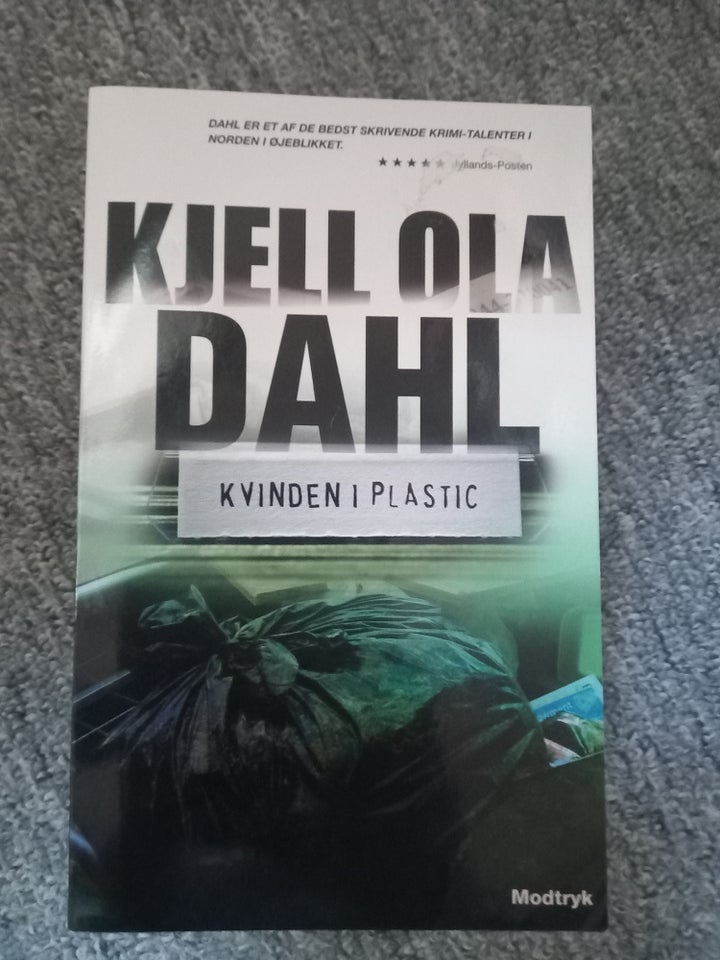 Kvinden i plastik, Kjell Ola Dahl,