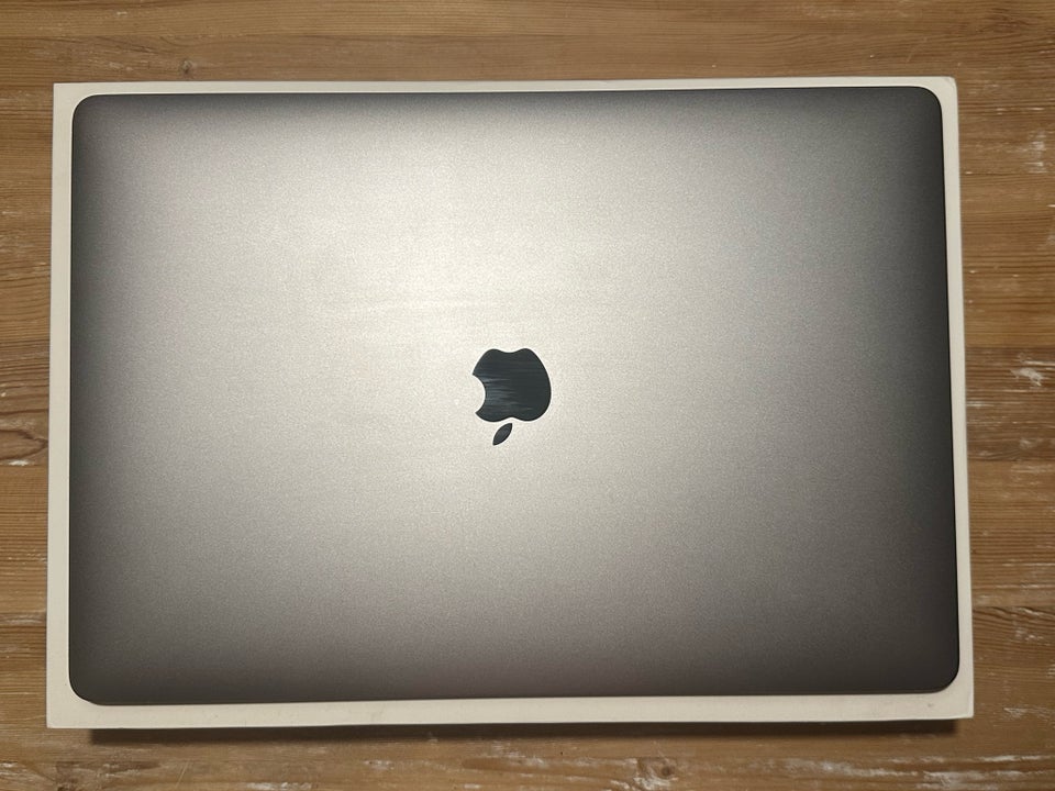 MacBook Pro, 15” Late 2016, Touch